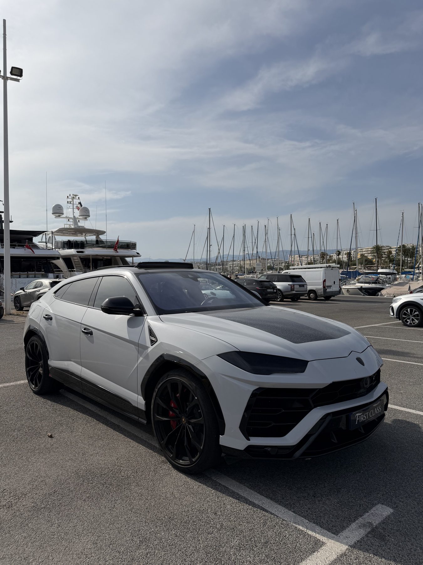 Lamborghini Urus Straight Piped